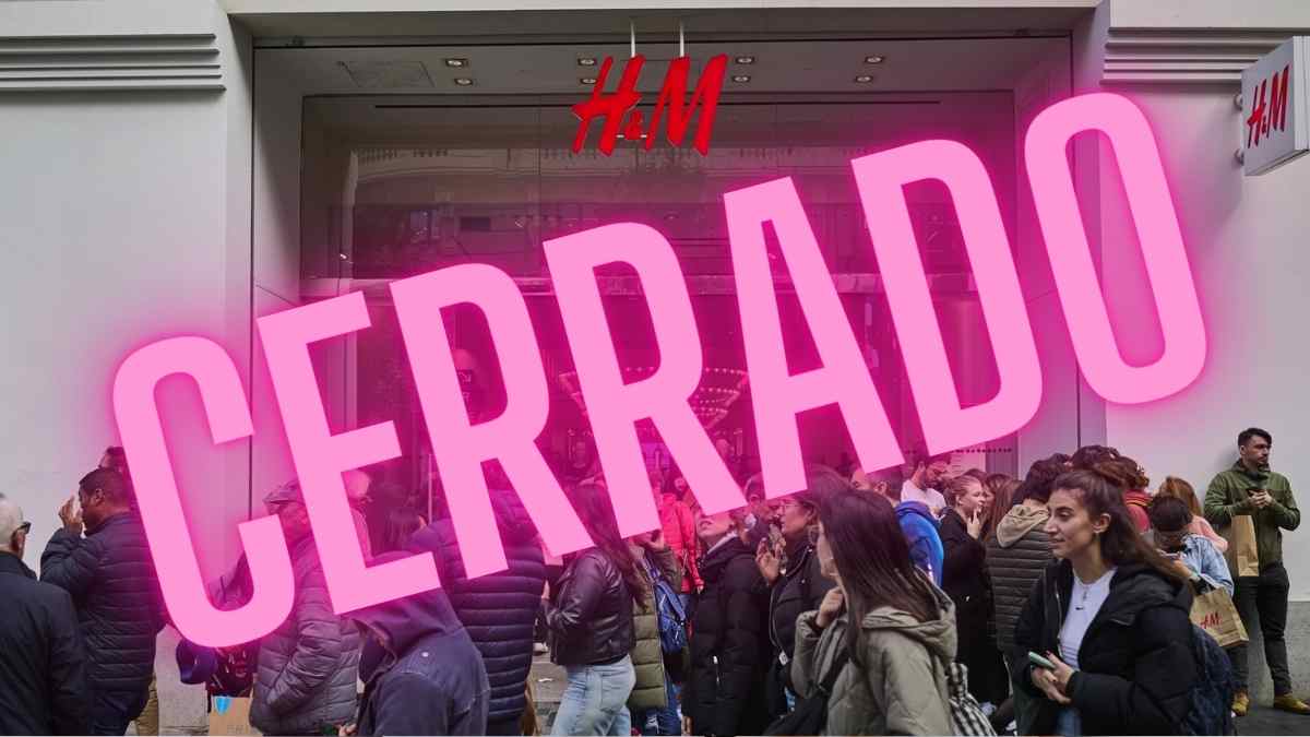 Tienda H&M en España con cartel de 'Cerrado' tras anunciar el cierre de establecimientos