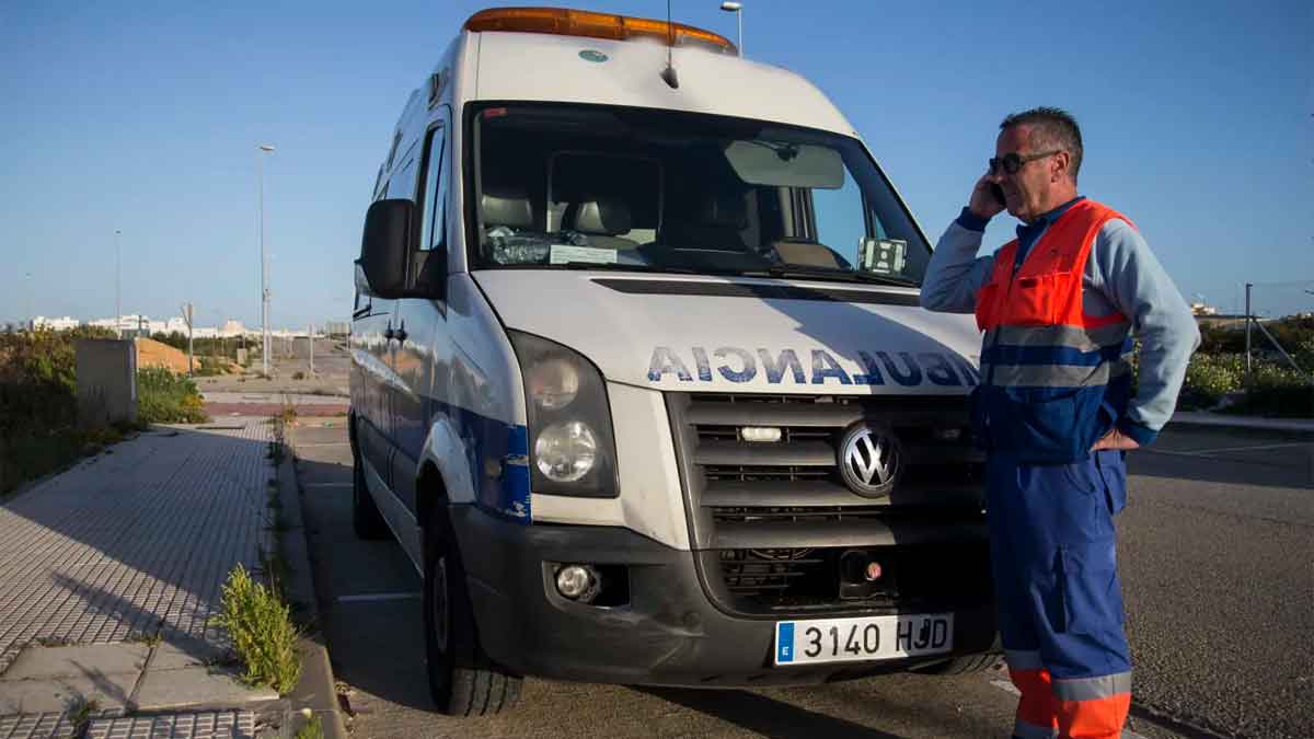 chofer ambulancia convirtio quejas laborales indemnización 6000 euros