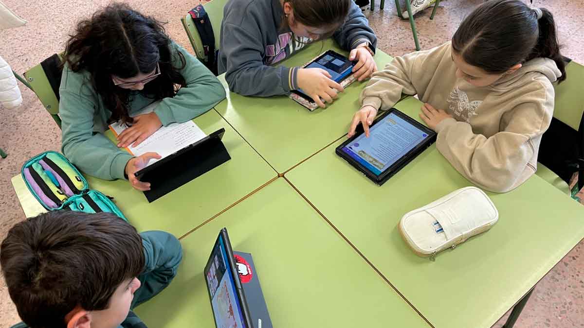 colegios concertados catolicos rebelan contra prohibicion tabletas impuesta ayuso
