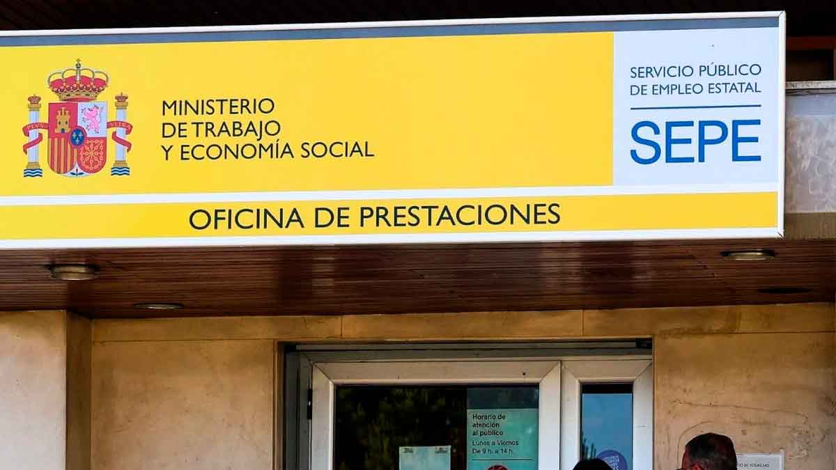 Cuando se cobra el paro en abril 2025.