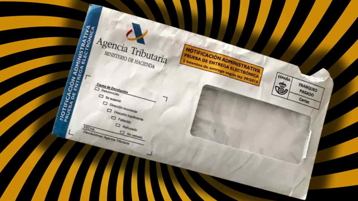Notificación oficial de la Agencia Tributaria que advierte sobre multas de hasta 150.000 euros por ingresos o retiradas de efectivo no justificados