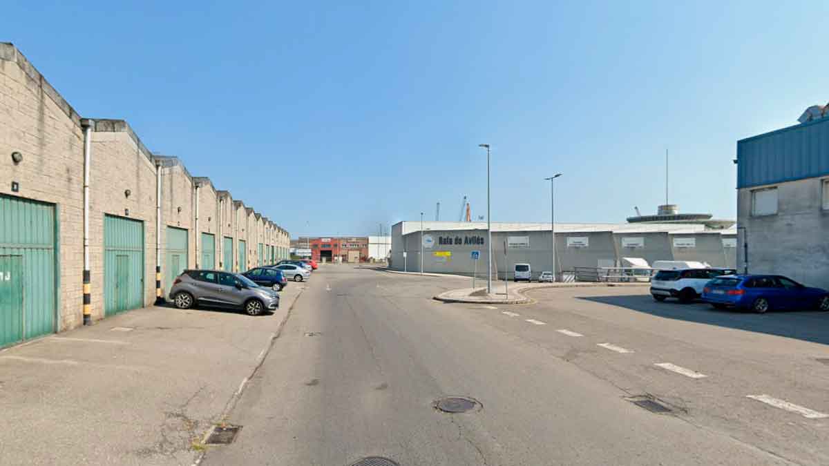 Mozos almacén Avilés trabajar empresa alimentaria