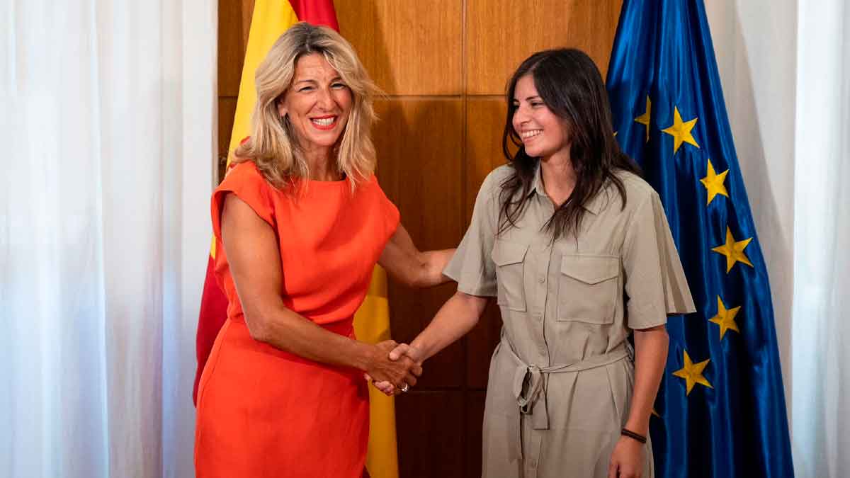 oficial aprobar nueva jornada laboral 12 dias mas vacaciones ano