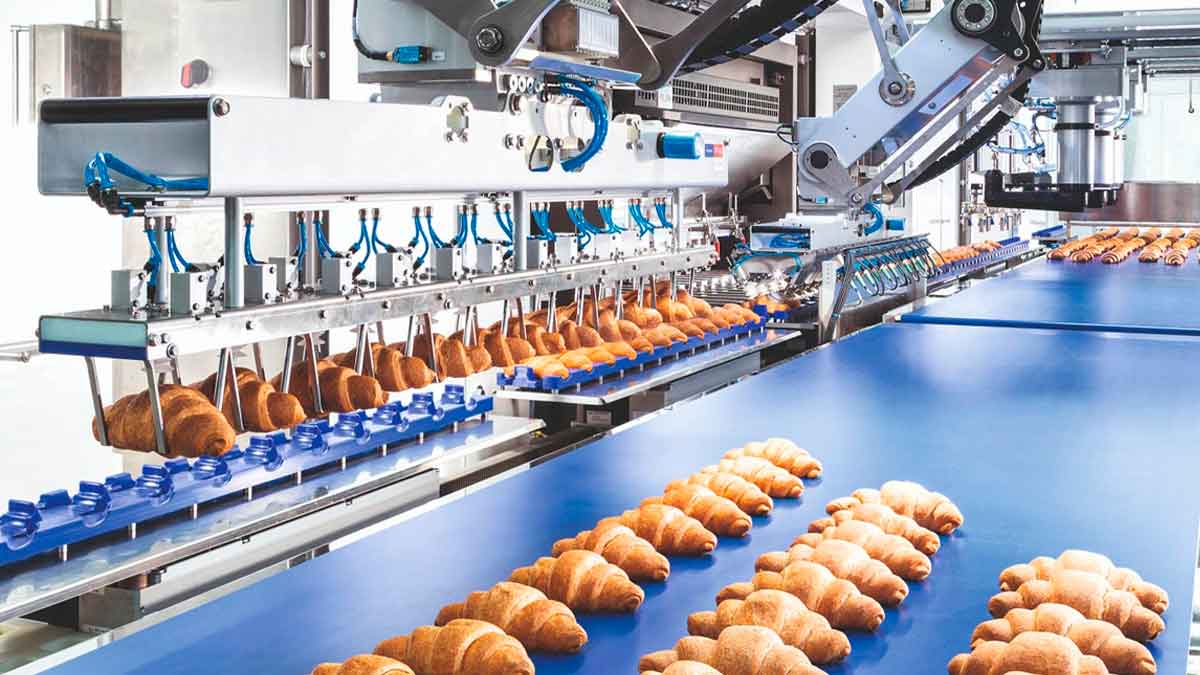 Oferta de empleo con 125 vacantes para una fábrica de bollería industrial.