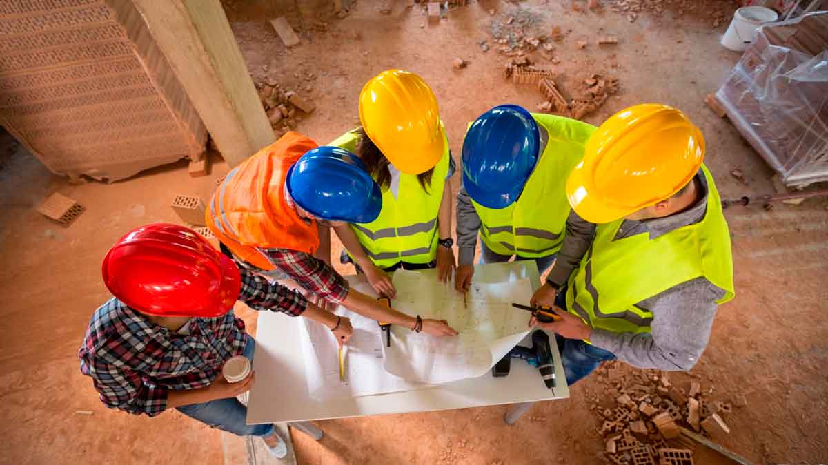 Se publican 3.918 ofertas de empleo para el sector de la construcción.
