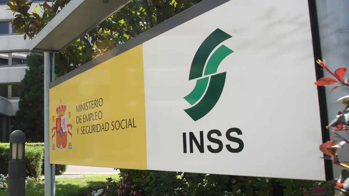 Cartel del Ministerio de Empleo y Seguridad Social (INSS) de España