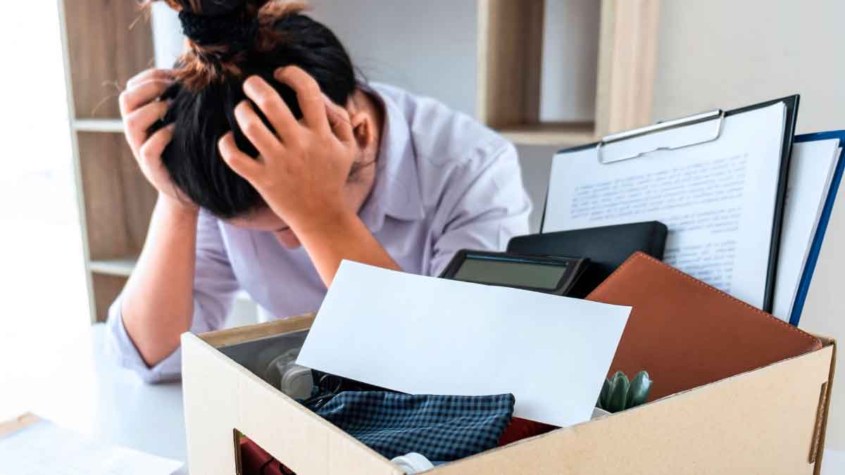 Autodespido con indemnización y paro.
