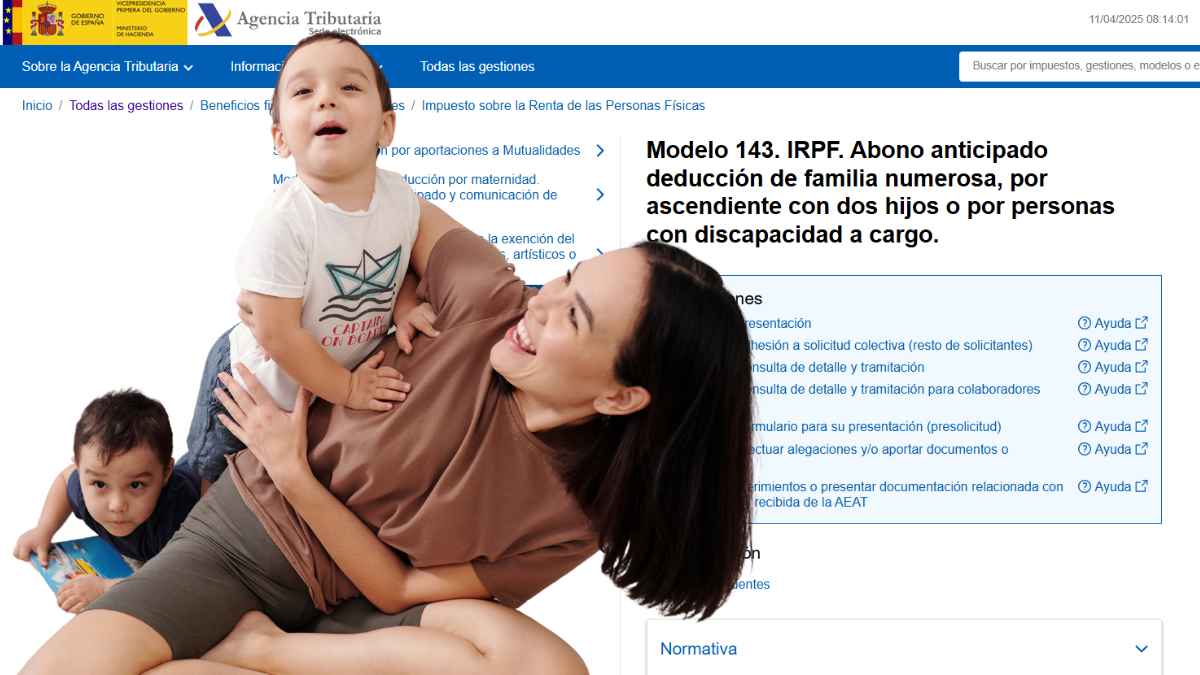 Madre con dos hijos consultando el Modelo 143 en la web de la Agencia Tributaria para solicitar la deducción por familia numerosa