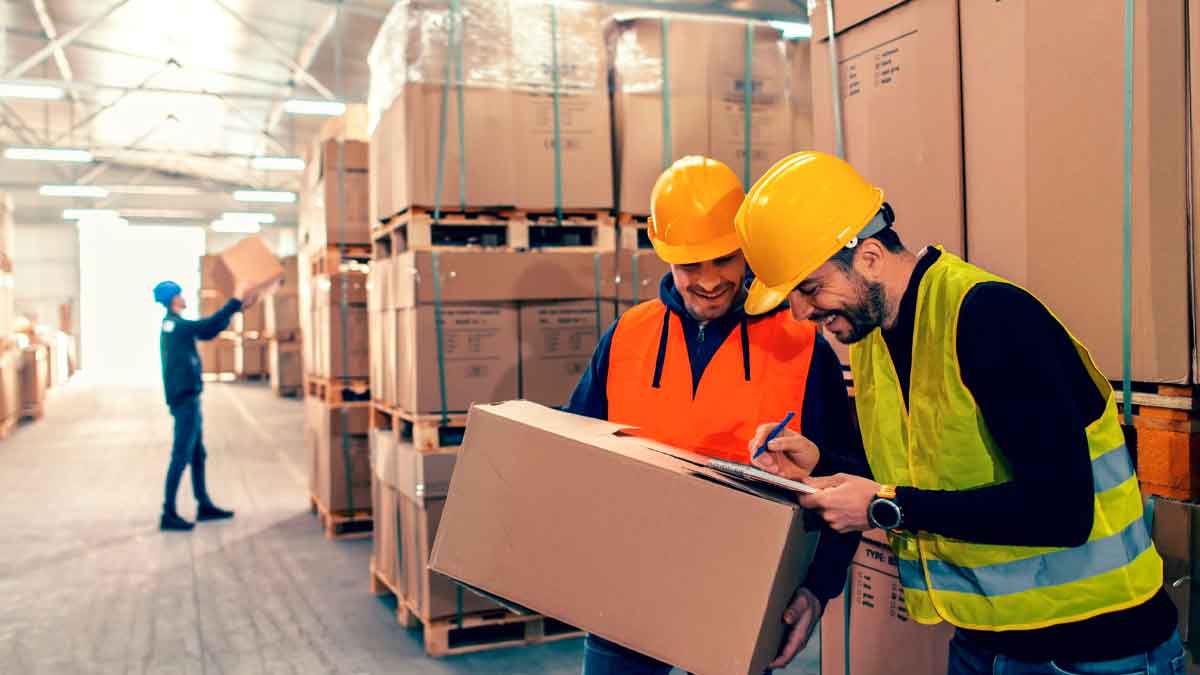 Curso gratis de actividades básicas de logística de almacén.