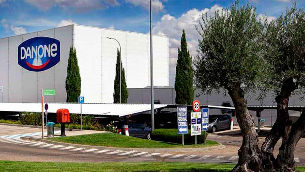 Danone anuncia 6 ofertas de empleo para sus fábricas.