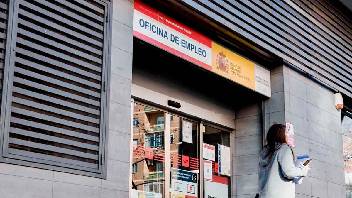 El SEPE lanza más de 2.500 ofertas de empleo para el sector administrativo.