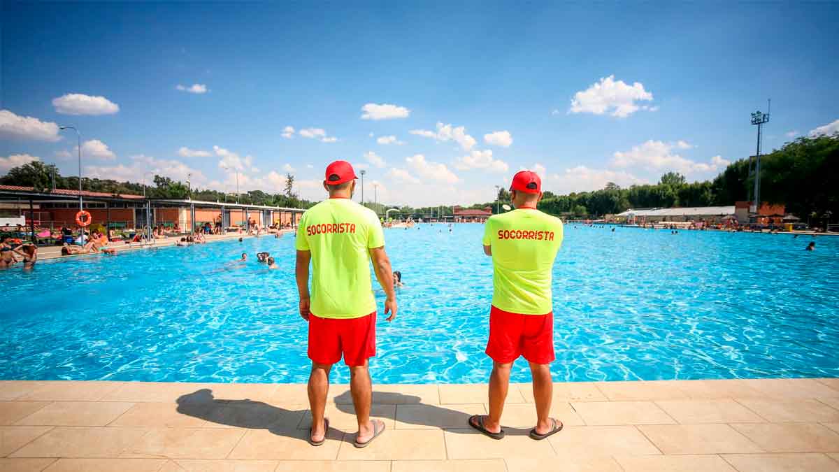 llamada socorro socorrista necesitan 81 personas para cubrir puestos este verano
