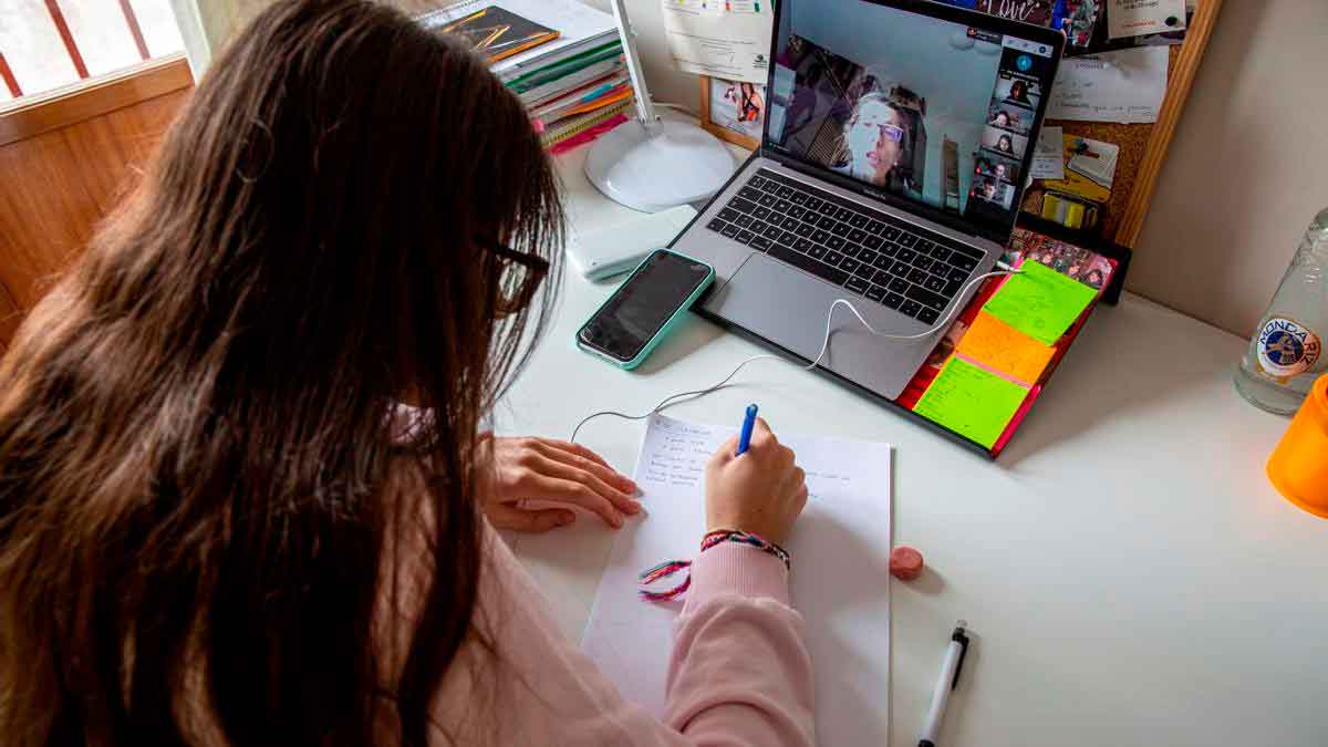 Becas de estudios.