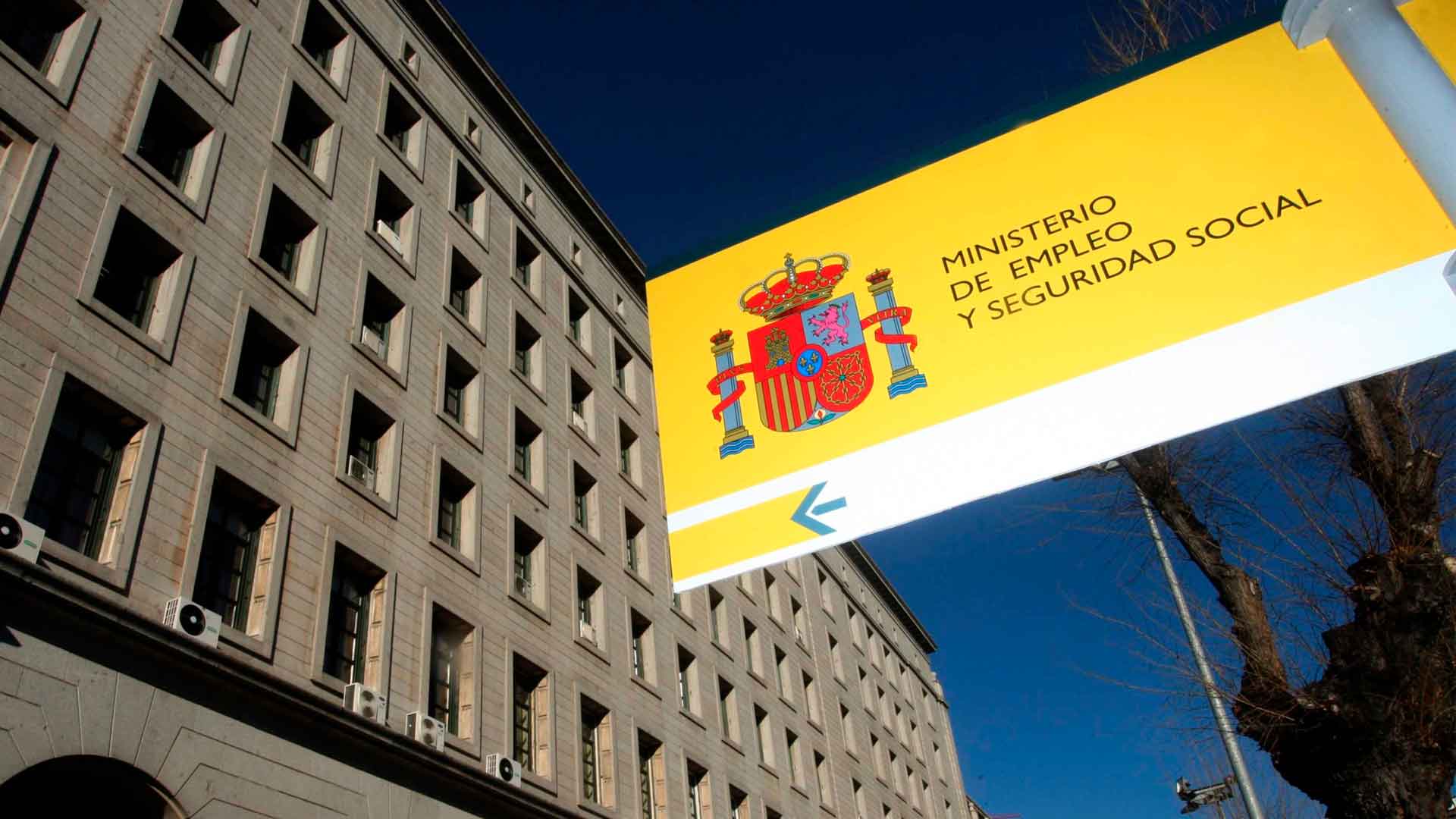 Pedir cita previa en la Seguridad Social por teléfono y por internet.