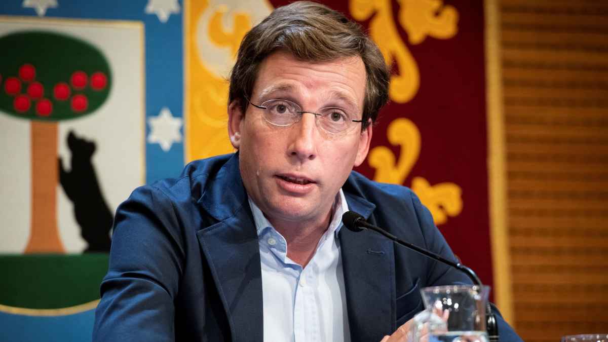 Alcalde de Madrid en rueda de prensa sobre la concentración de franquicias y su impacto en el comercio local