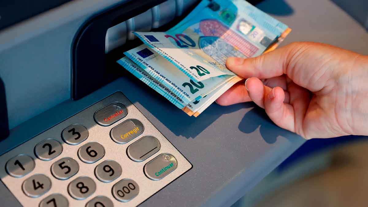 Fecha de cobro del paro en mayo 2025.