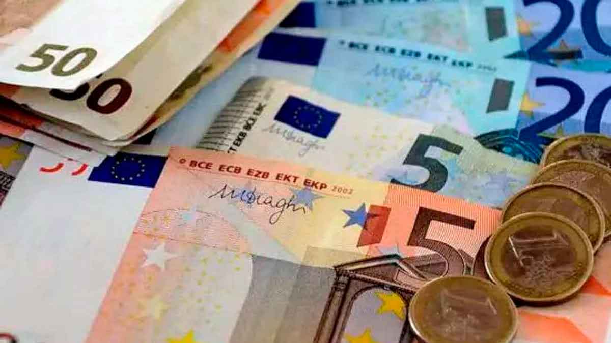 Pagar la nómina en efectivo.