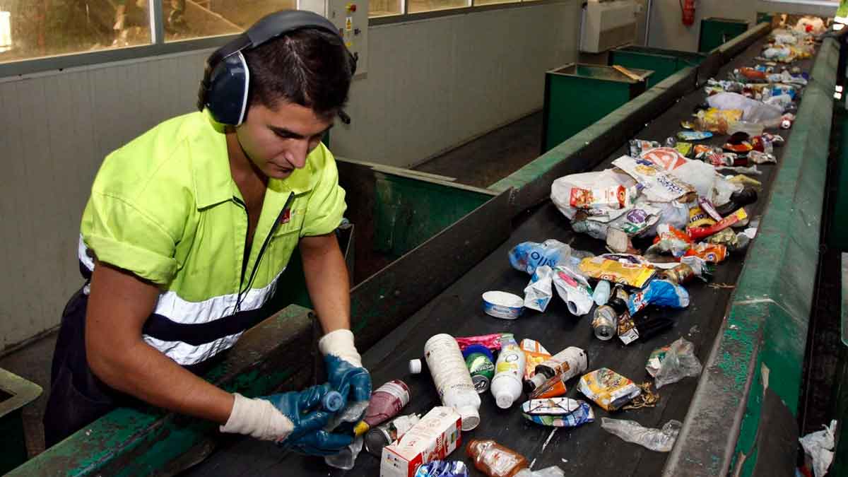 Cursos gratis del SEPE de gestión de residuos.