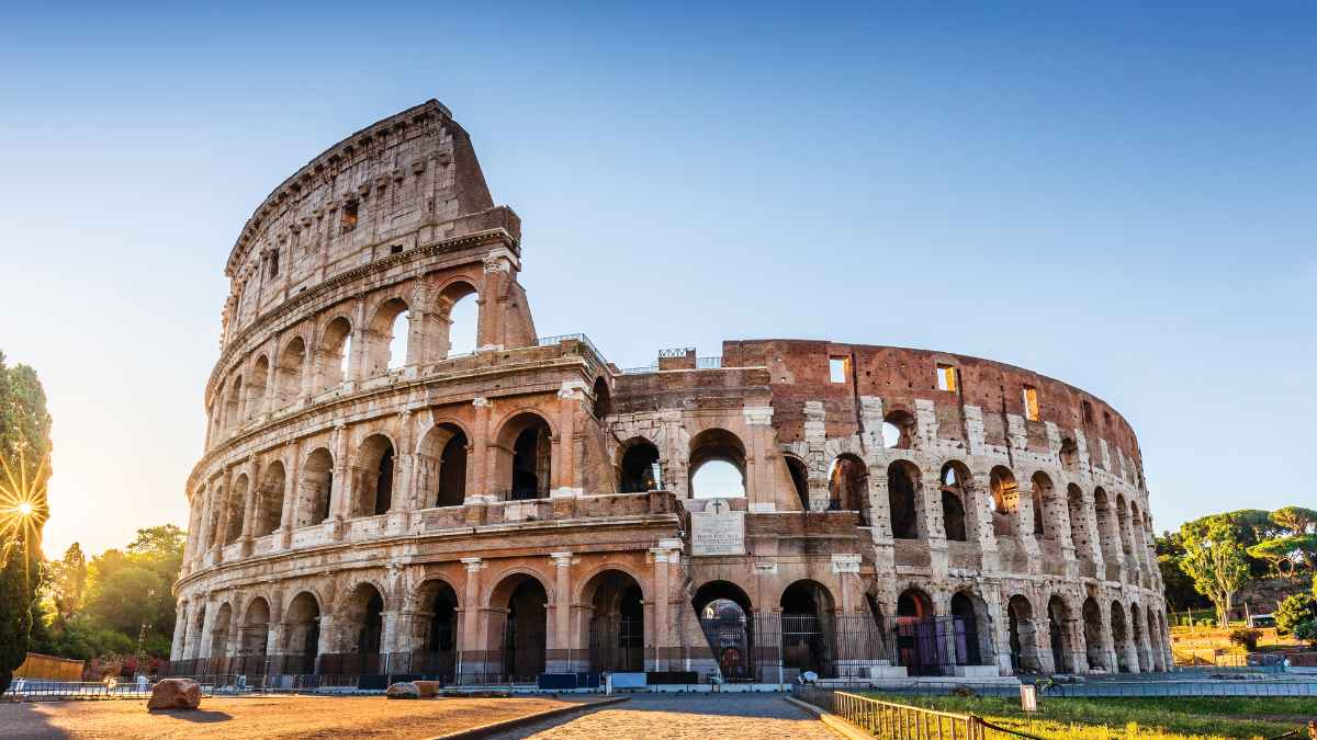 Coliseo de Roma al amanecer, destino de los murcianos que acabaron en bancarrota