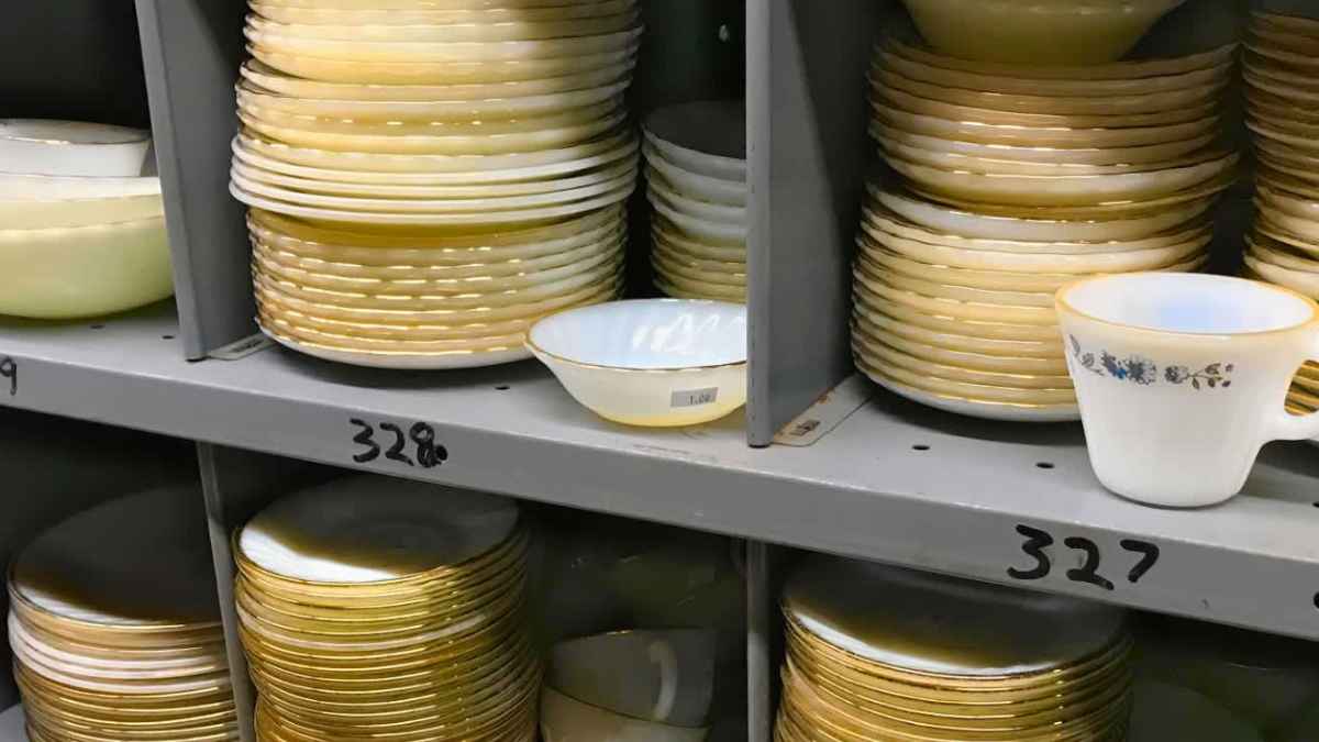 Bandeja de porcelana china siglo XVIII hallada en tienda de segunda mano