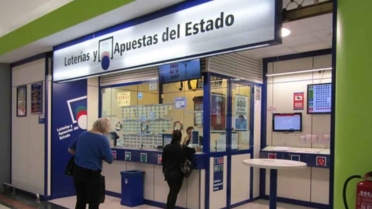 Administración de Loterías y Apuestas del Estado en Bilbao donde se compró el décimo premiado del Niño
