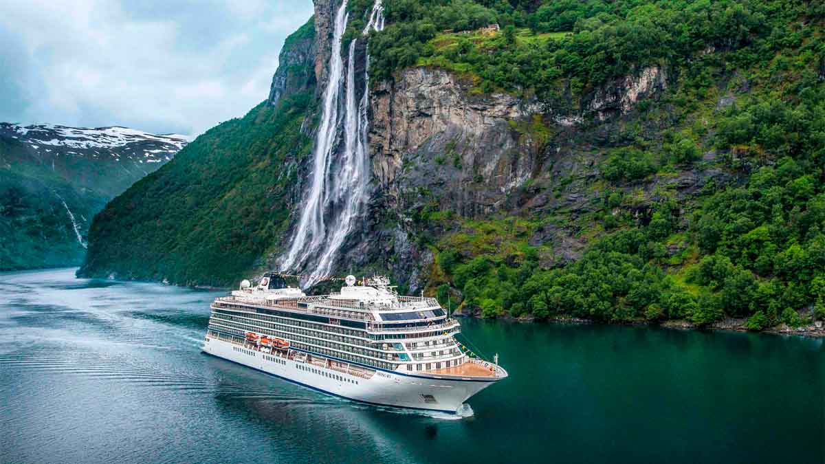 companias cruceros mas importantes mundo busca personal espana este verano
