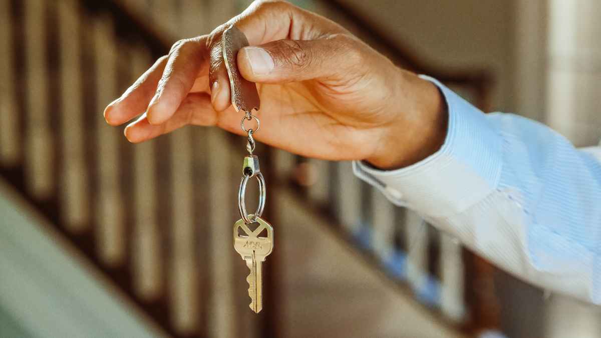 Llave de vivienda entregada tras la reforma de la Ley de Alquileres que protege al inquilino
