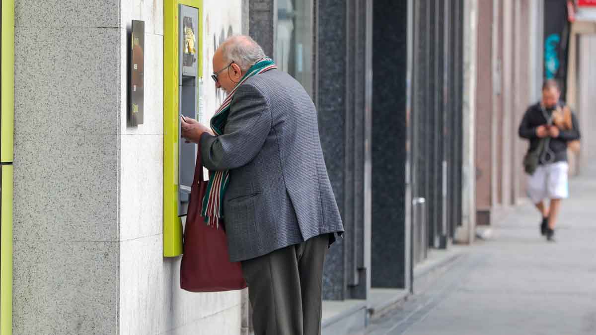 hacienda suspenderle cuenta bancaria y tarjeta credito todas las personas esten incluidas en esta lista