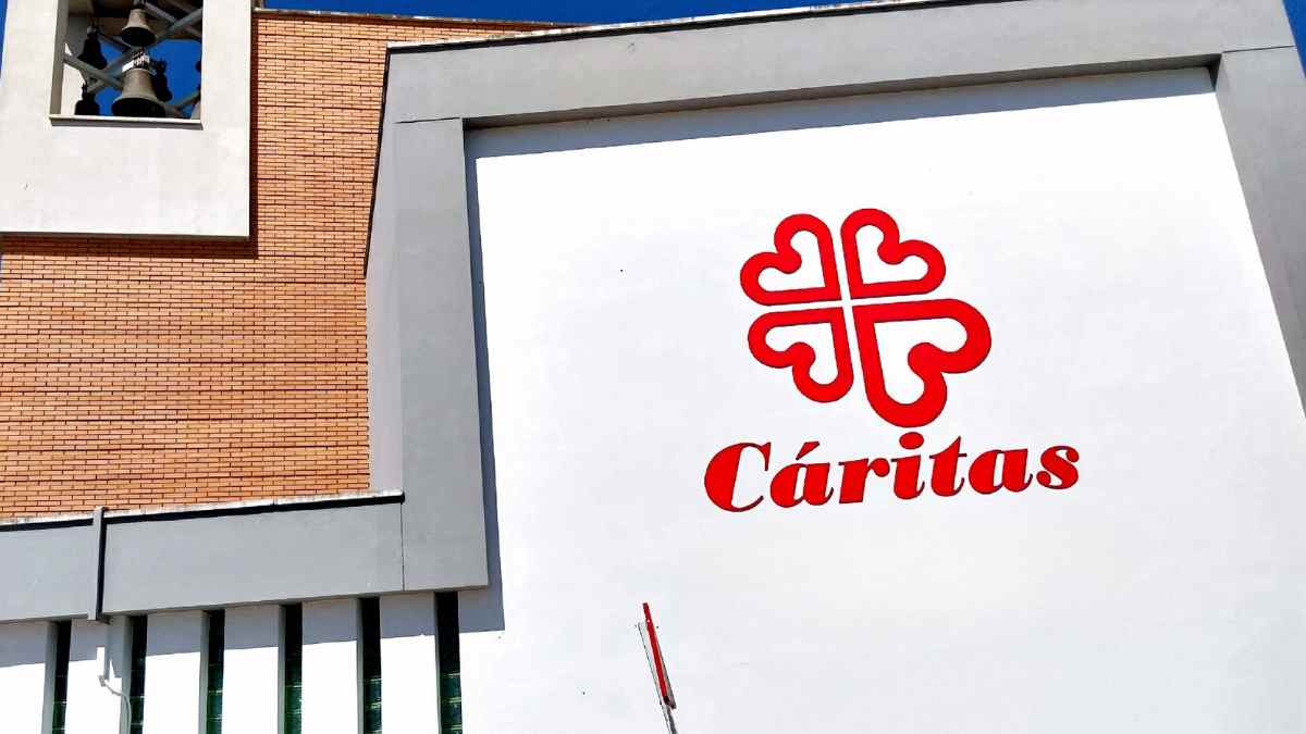 Una tiktoker acude a Cáritas para pedir ayuda con la cesta de la compra e inspira a miles de personas: “La verdad es que nadie tiene la obligación de darle a uno nada”