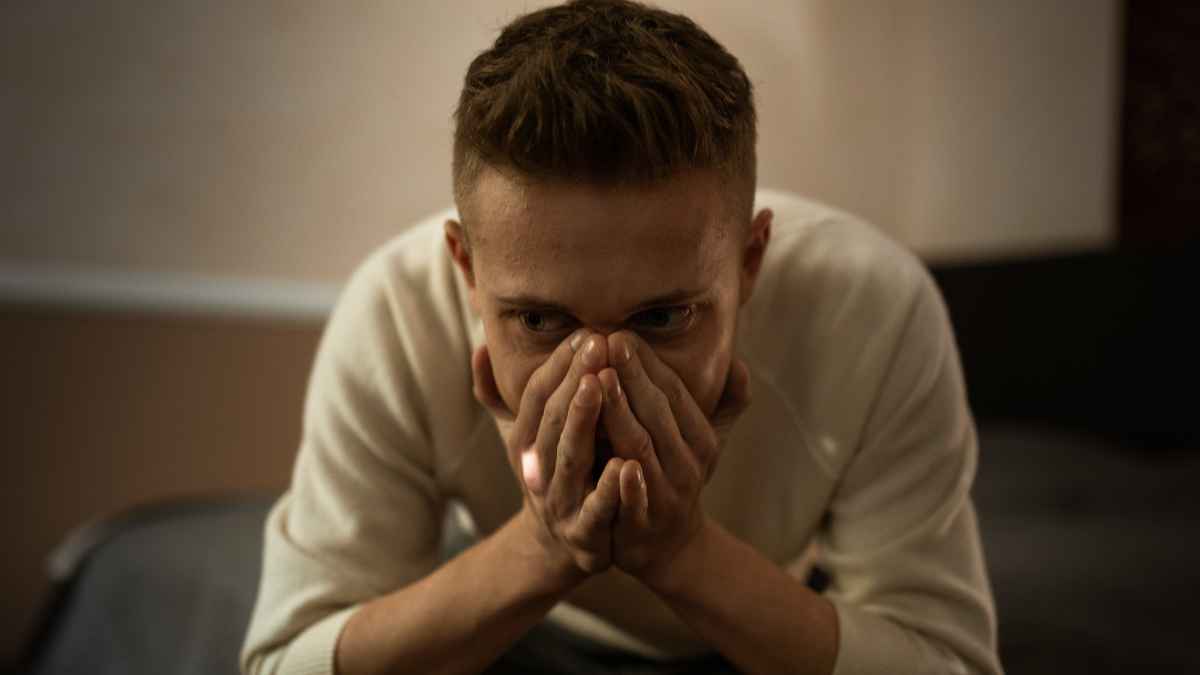 Multas SEPE: joven preocupado por trabajar y cobrar el paro, riesgo sanción 225.000 euros