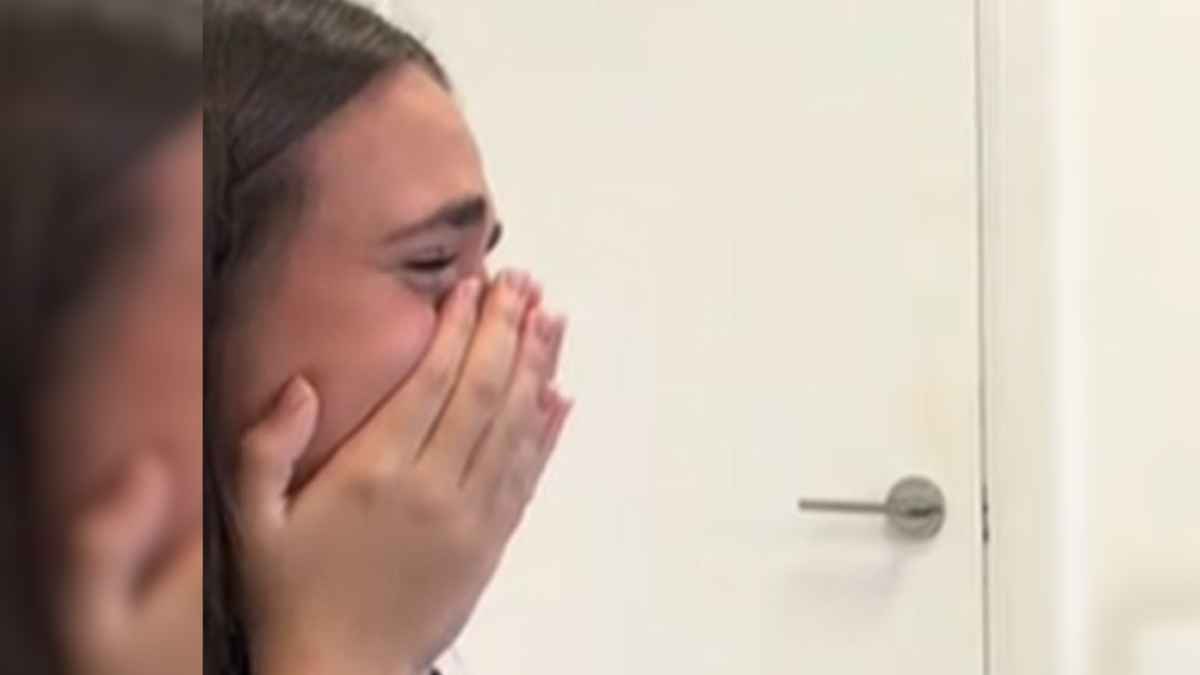 Alumna llora tras ver sus notas de Selectividad 2025 y quedarse a 0,16 puntos de Medicina en la UCM