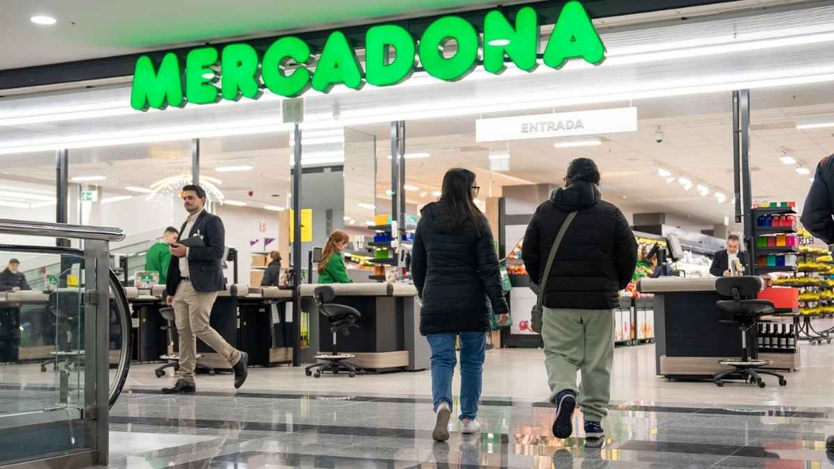 Entrada supermercado Mercadona empleado despido fraude tarjeta 50 euros