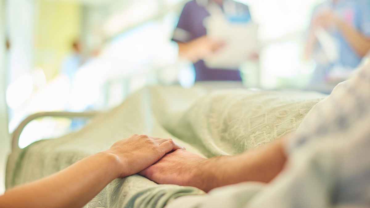 Trabajador acompaña a familiar hospitalizado con derecho a permiso laboral retribuido de 5 días