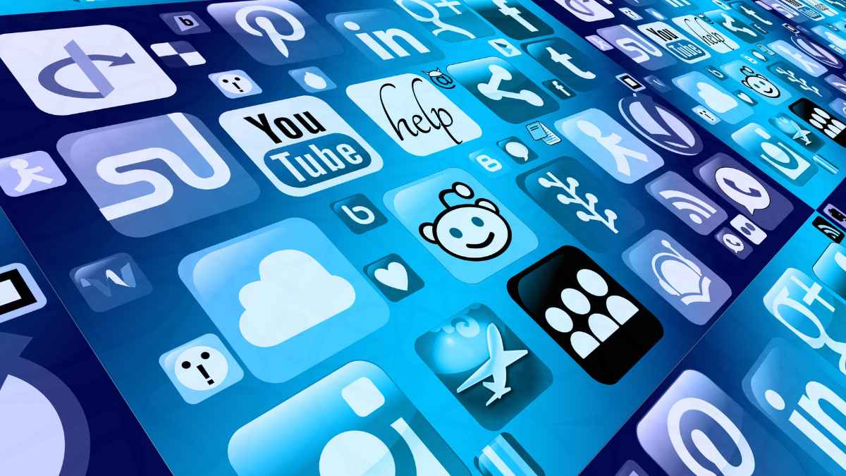 Iconos de aplicaciones móviles y redes sociales, representando la seguridad digital y el uso de tecnología en teléfonos móviles.
