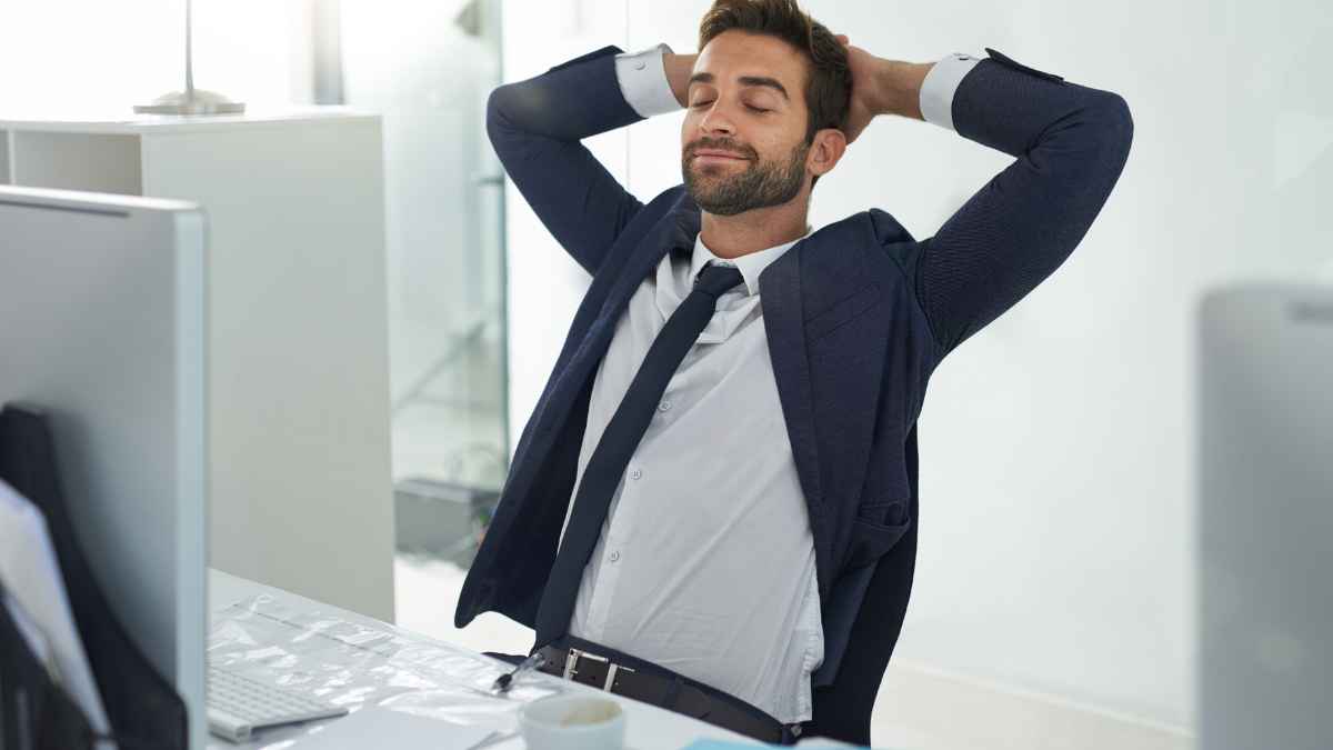 Empleado disfrutando de los 4 días libres pagados según artículo 37 del Estatuto de los Trabajadores