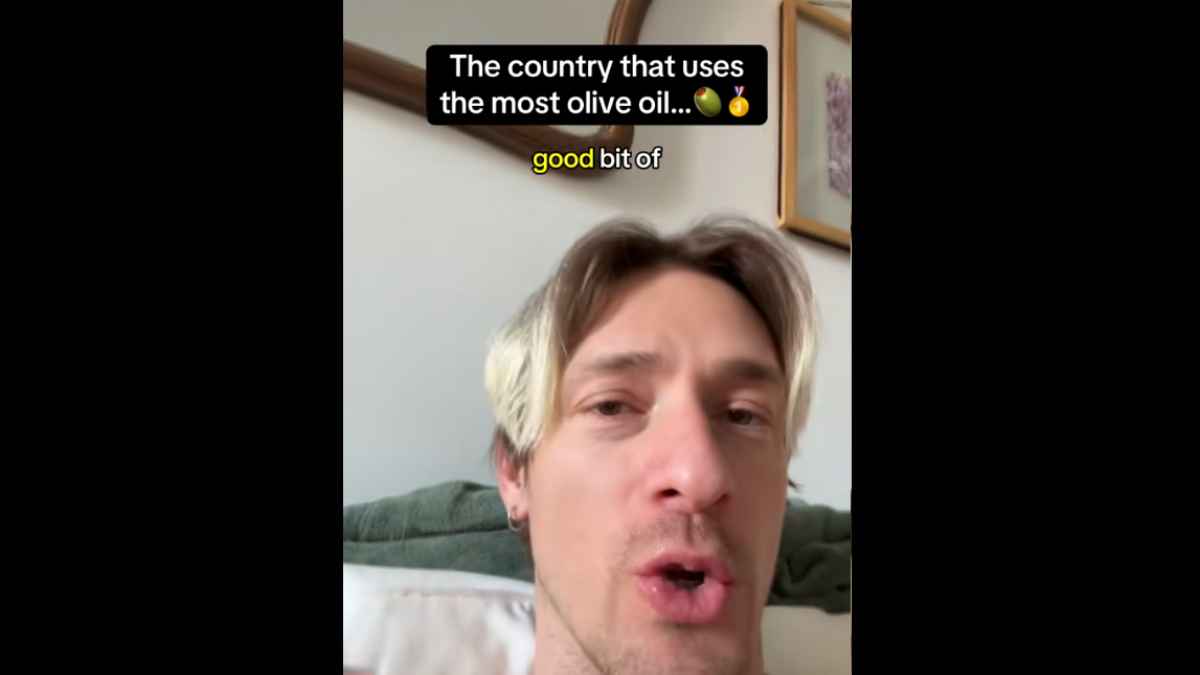 Australiano sorprendido explica en TikTok alto consumo de aceite de oliva en España, 7,5 kilos por persona al año.