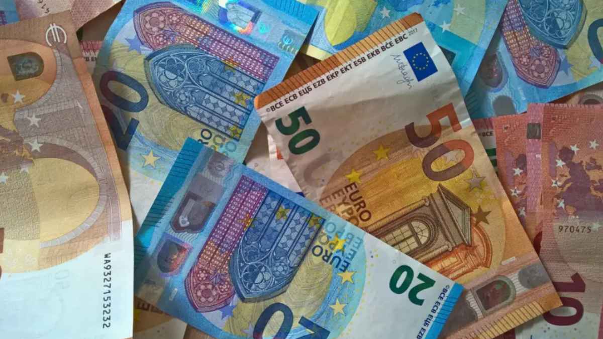 Billetes de euro en efectivo recomendados por el Banco de España para guardar en casa ante emergencias