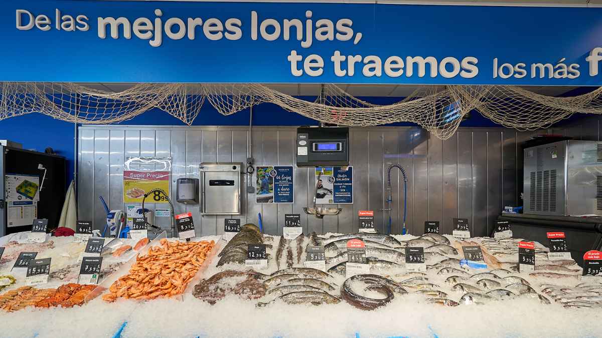 Pescadería de Carrefour donde fue despedida la empleada a la que la justicia obliga a pagar 4.200 euros