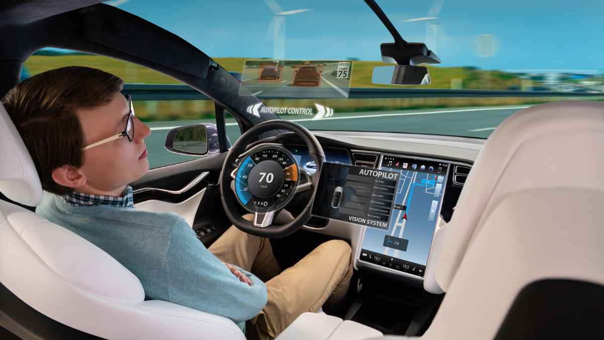 Conductor dormido en un Tesla Model X usando piloto automático en una autopista.