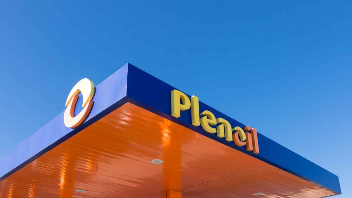 Gasolinera low cost Plenoil en España que cambia su marca a Plenergy
