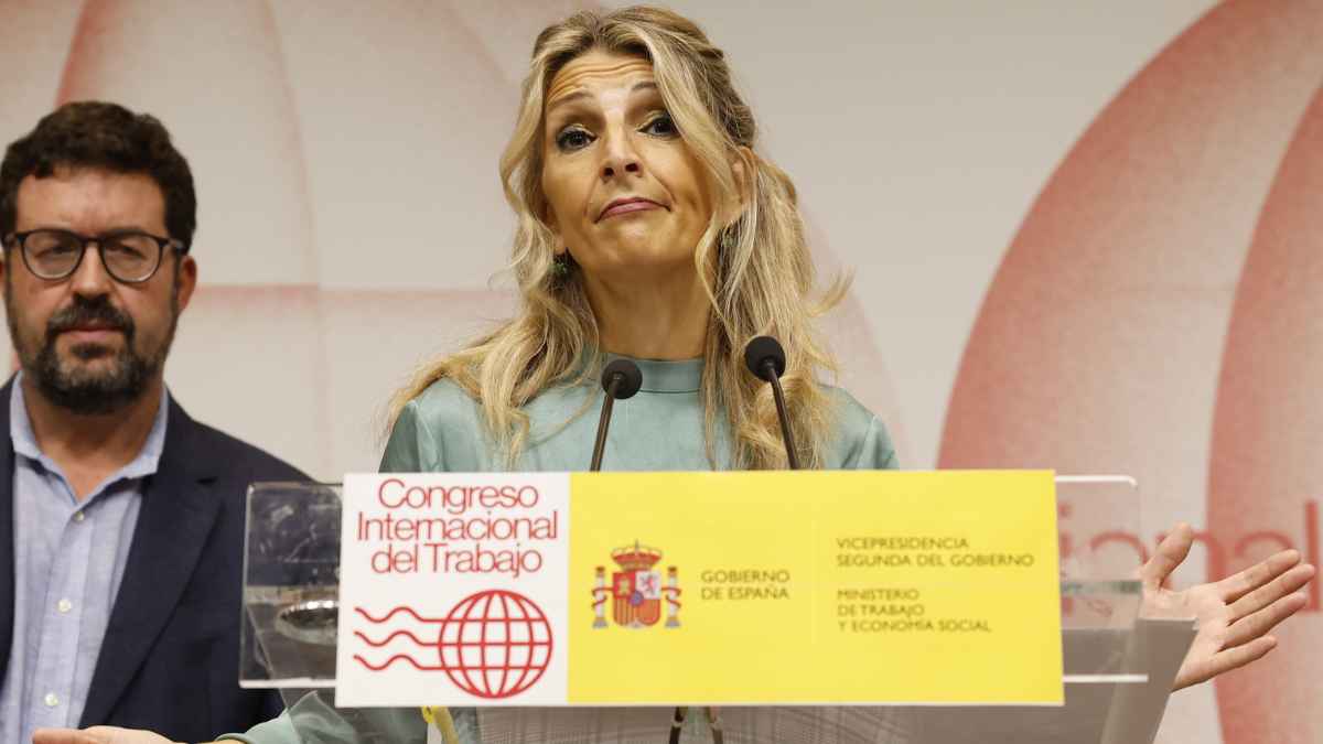 Yolanda Díaz durante el Congreso Internacional del Trabajo, presentando medidas del Gobierno contra el paro de larga duración.