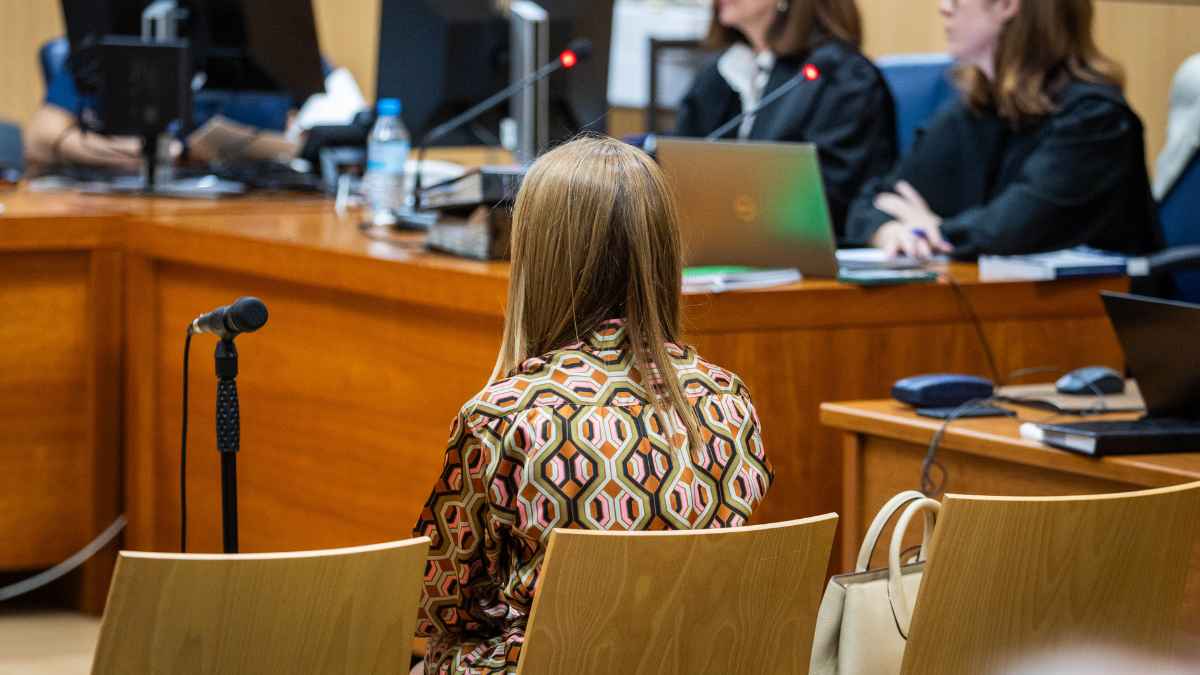 Mujer condenada por fingir despido disciplinario para cobrar el paro en juicio