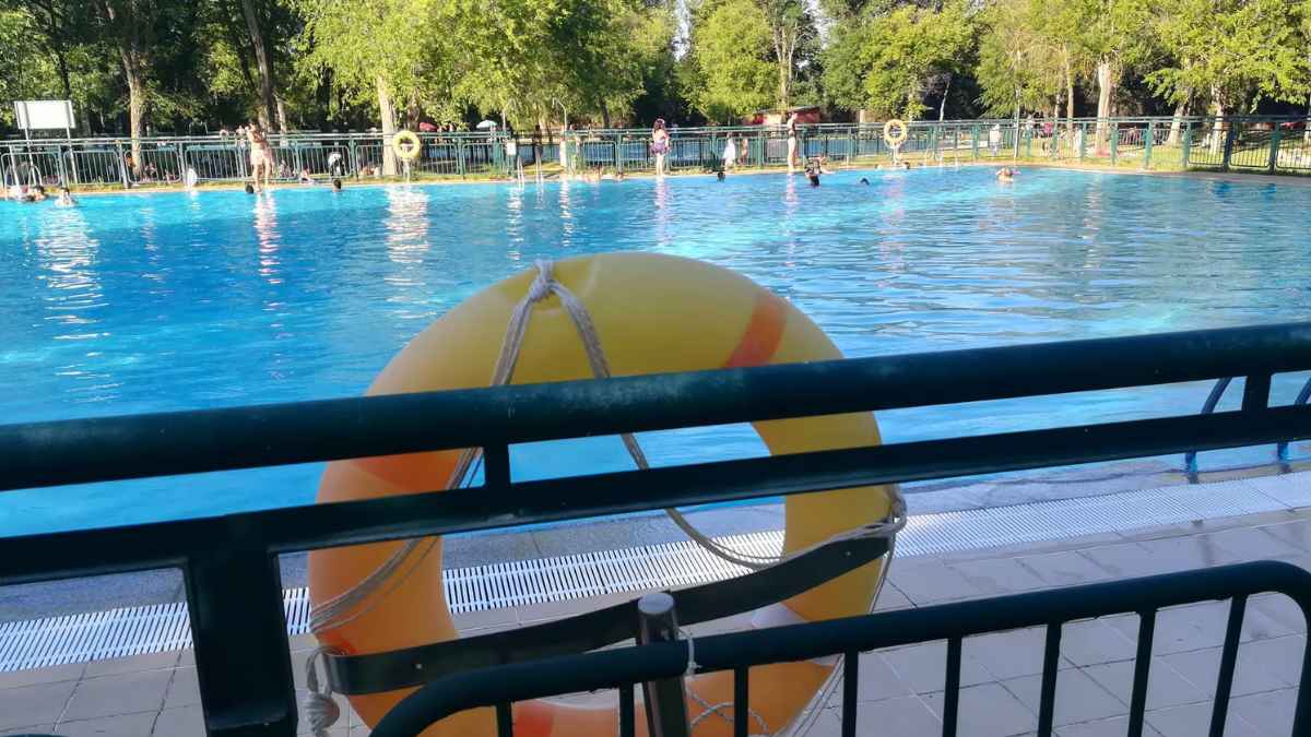 Piscina pública en Madrid disponible gratis este verano con la tarjeta joven