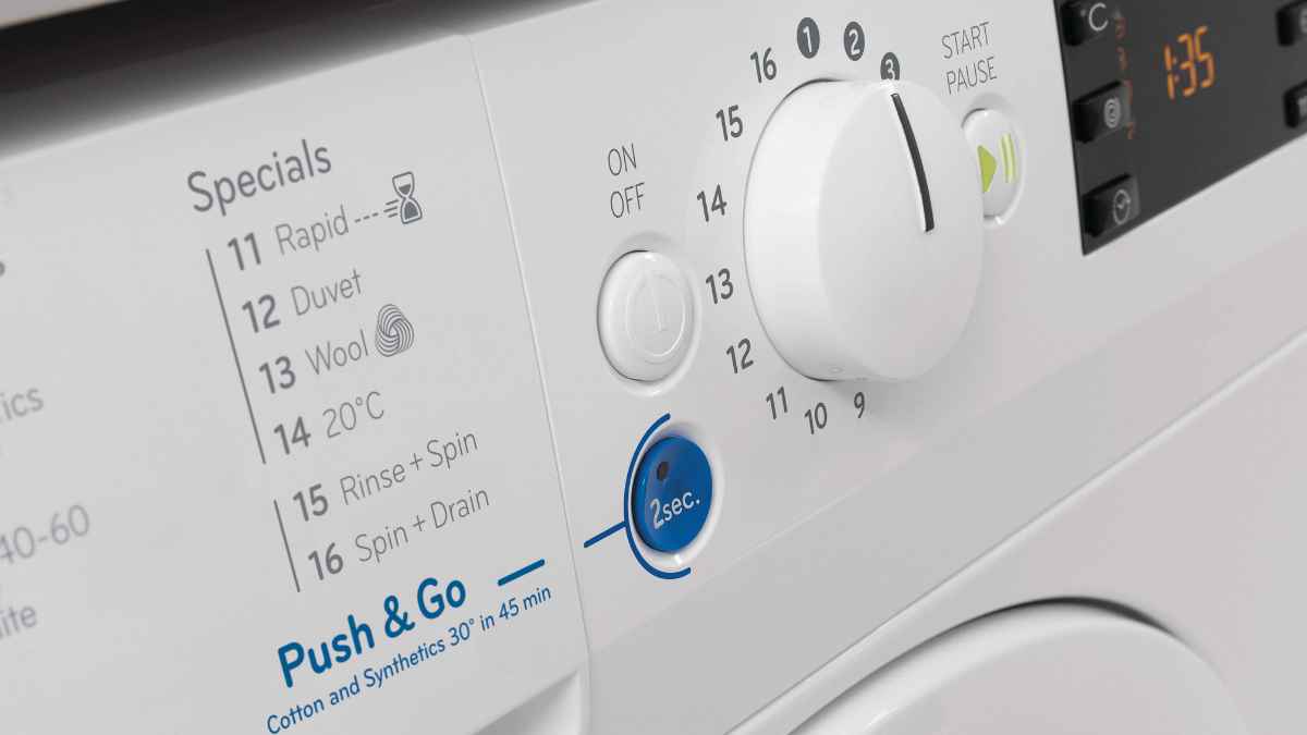 Botón de centrifugado de lavadora para secar ropa con toalla y eliminar humedad rápidamente
