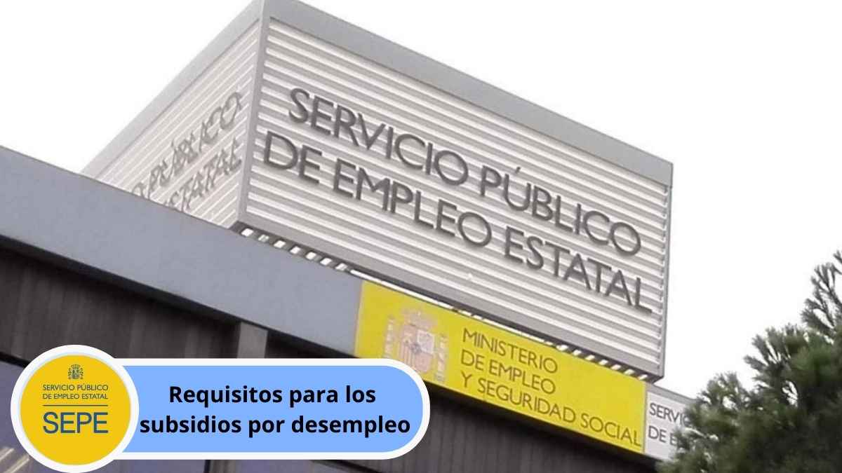 Edificio del SEPE con aviso sobre requisitos para renovar subsidios por desempleo en España
