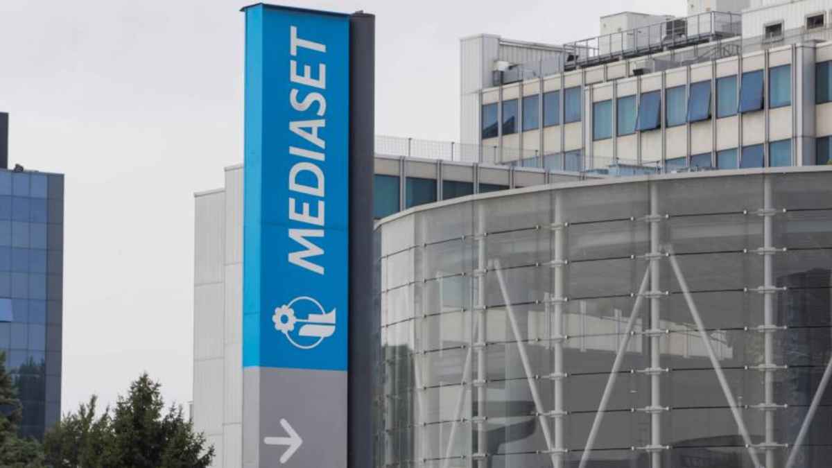 crisis mediaset audiencia despidos cierre productoras sede telecinco