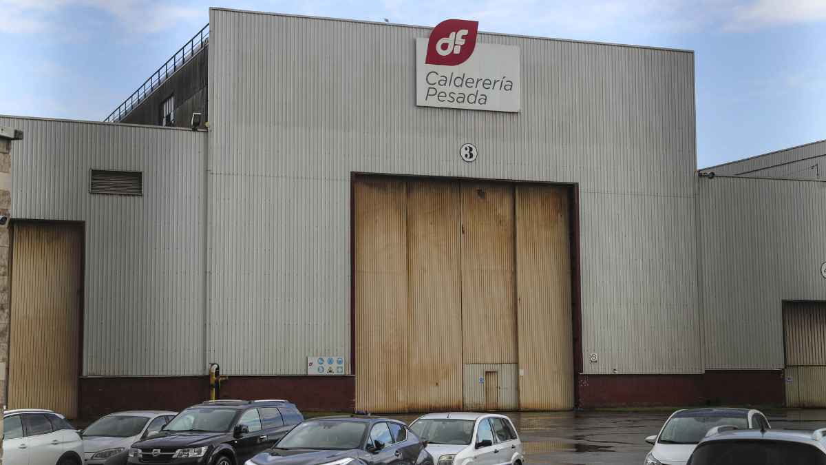 Fachada de DF Calderería Pesada en Gijón afectada por reestructuración