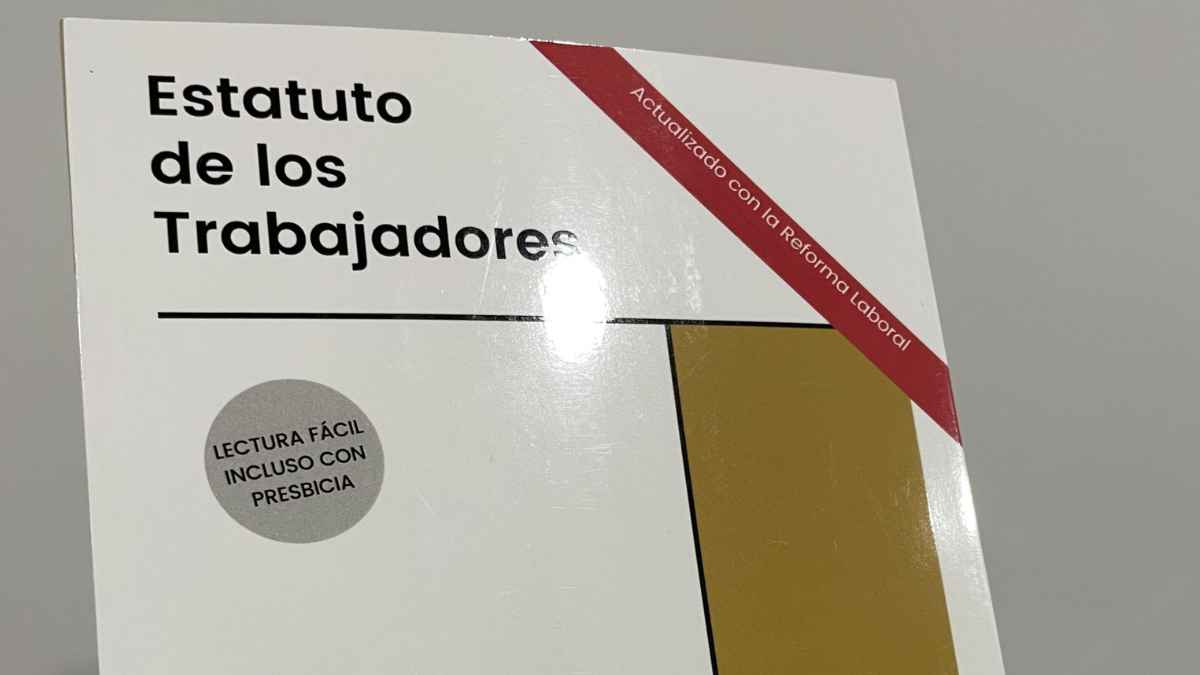 Portada del Estatuto de los Trabajadores actualizado con la reforma laboral, base legal que obliga a informar vacantes a temporales y fijos-discontinuos
