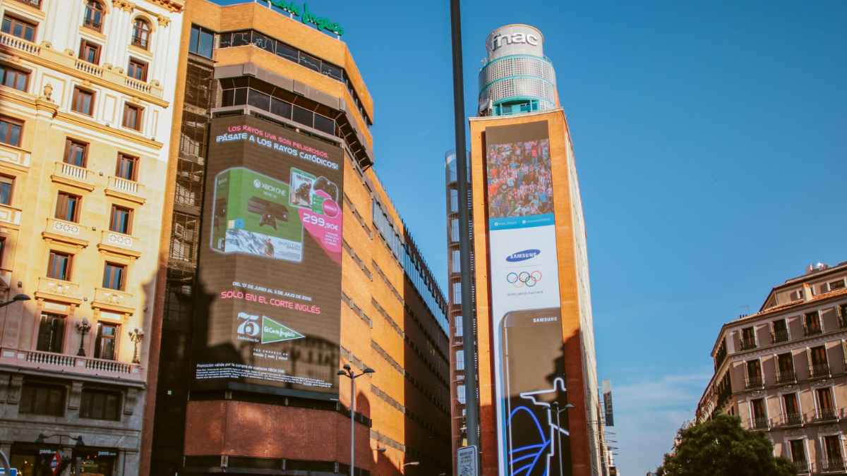 Fachada del FNAC Callao en Madrid antes de su reapertura