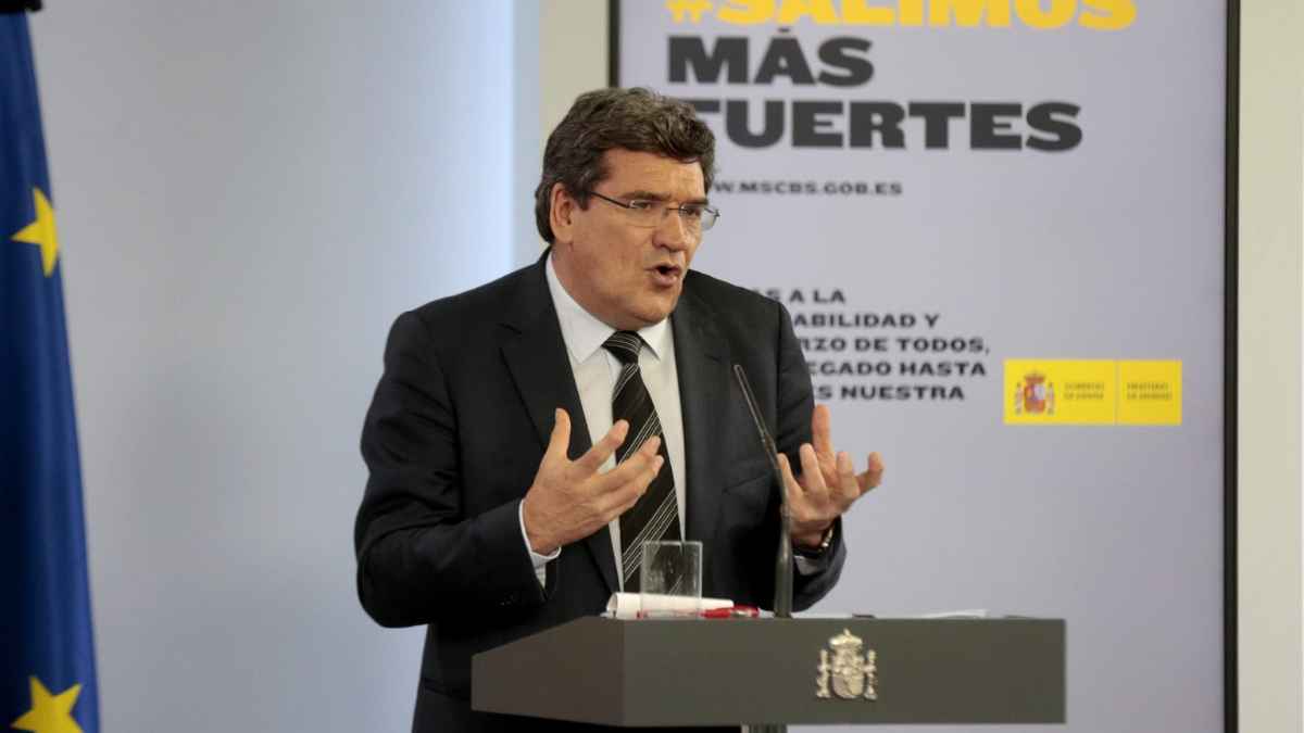 Ministro en rueda de prensa sobre adelanto de revisión del Ingreso Mínimo Vital